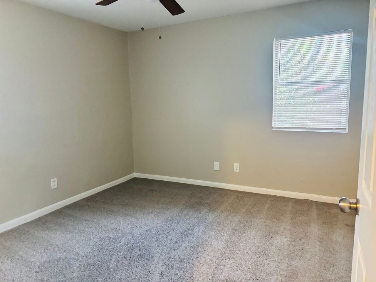 684 Heather Ln - Photo 5 of 11