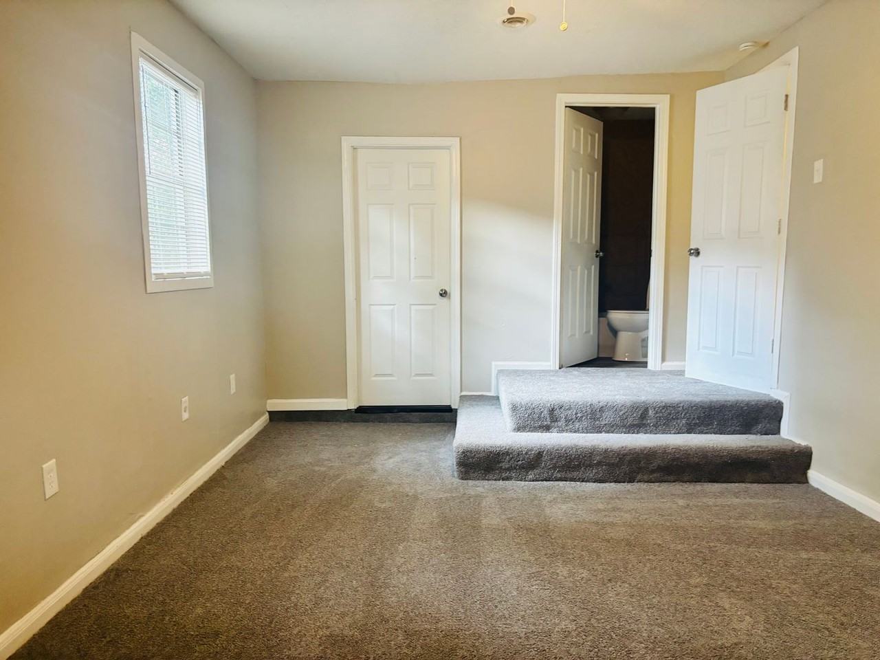 684 Heather Ln - Photo 7 of 11