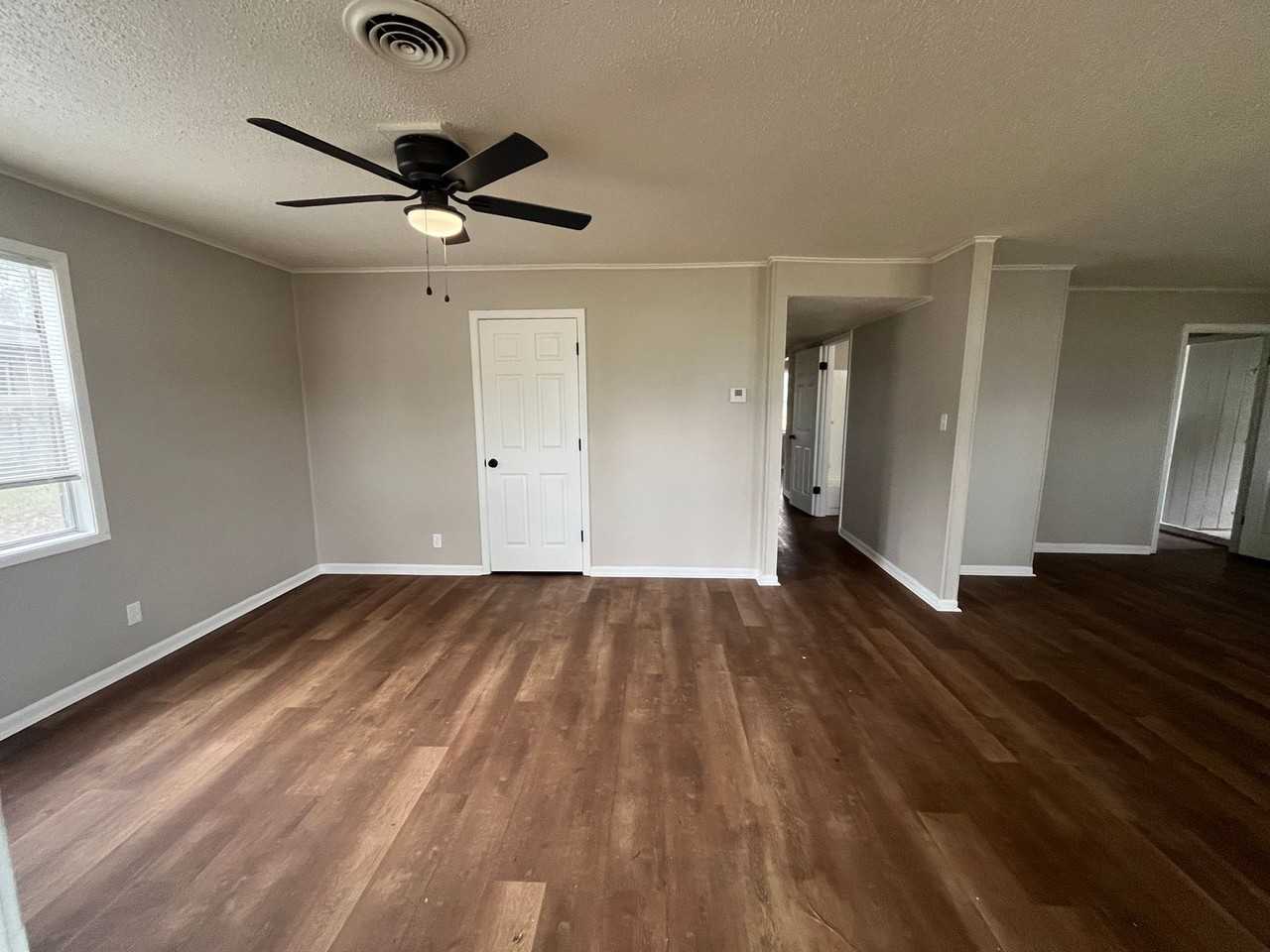 518 Pleasant Dr - Photo 2 of 8