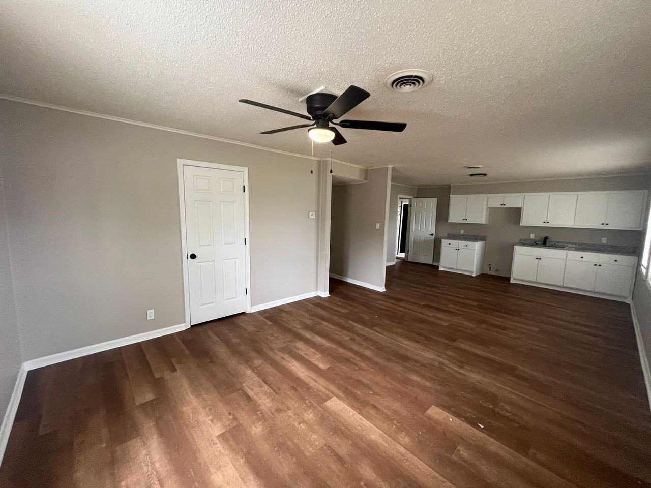 518 Pleasant Dr - Photo 3 of 8