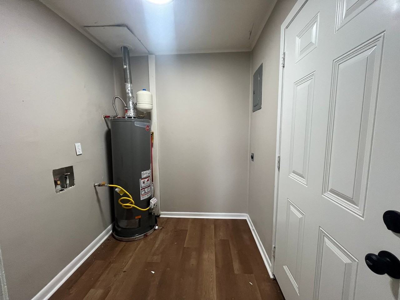 518 Pleasant Dr - Photo 4 of 8