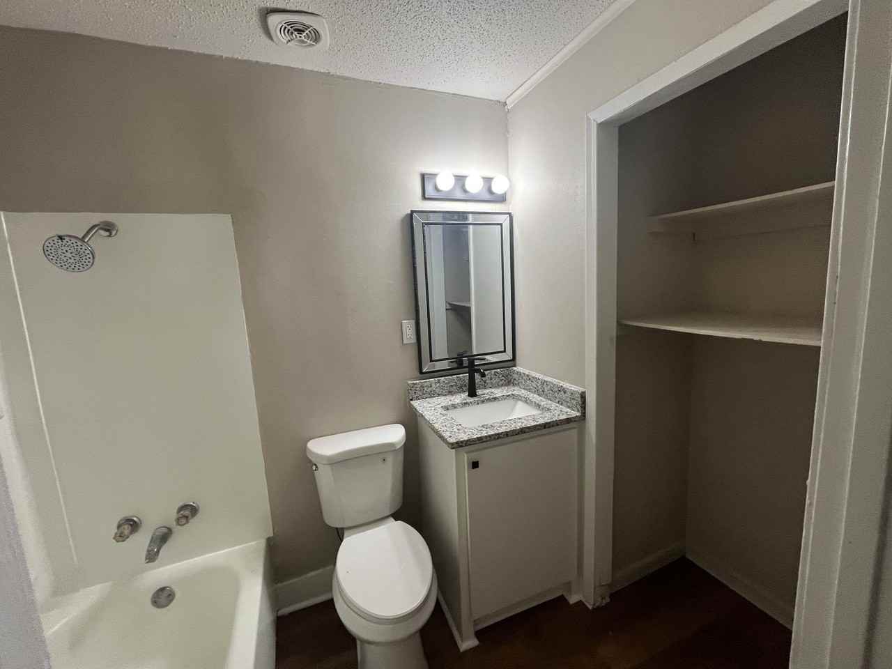 518 Pleasant Dr - Photo 6 of 8