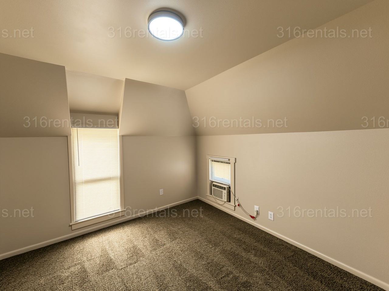 120 W 10th St - Photo 2 of 10