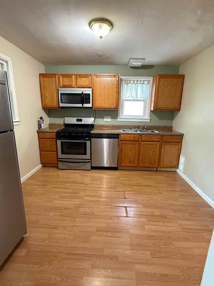 1006 Willey St - Photo 4 of 14