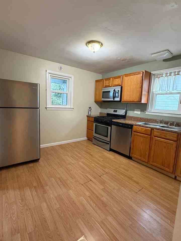 1006 Willey St - Photo 5 of 14