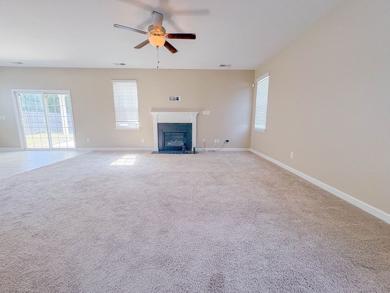 829 Bellingham Way - Photo 7 of 31