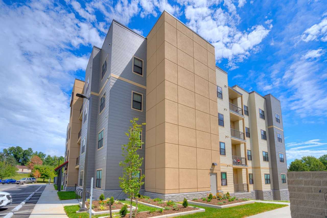 The Flats At Uptown - Photo 6 of 50