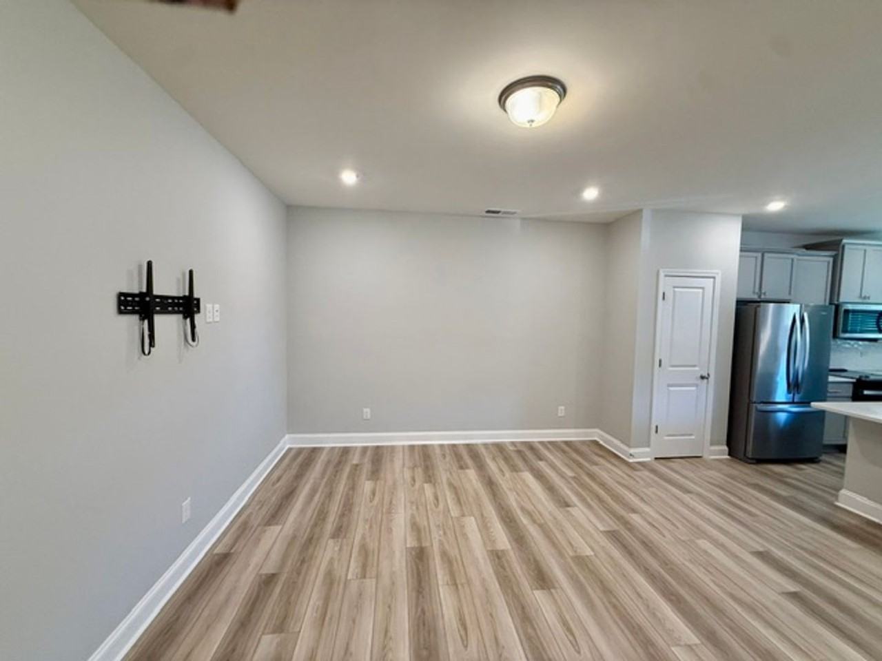 1526 Cedar Tree Dr - Photo 5 of 20