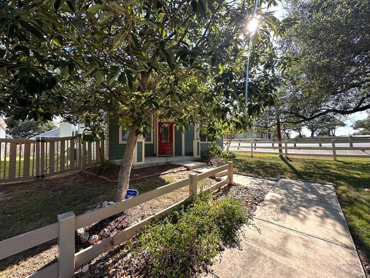 1020 Nevarez - Photo 2 of 24