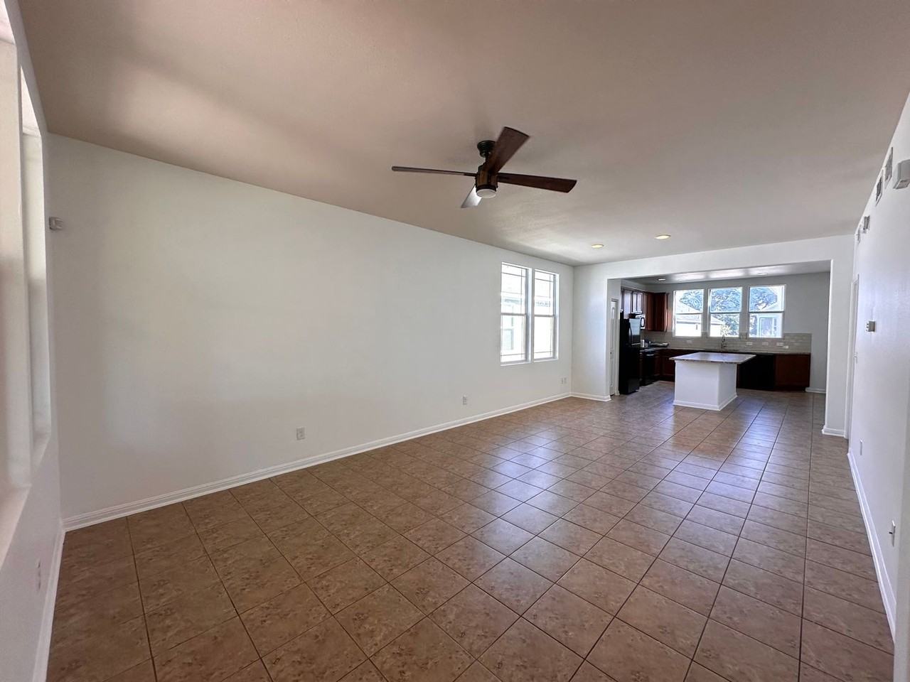 1020 Nevarez - Photo 5 of 24