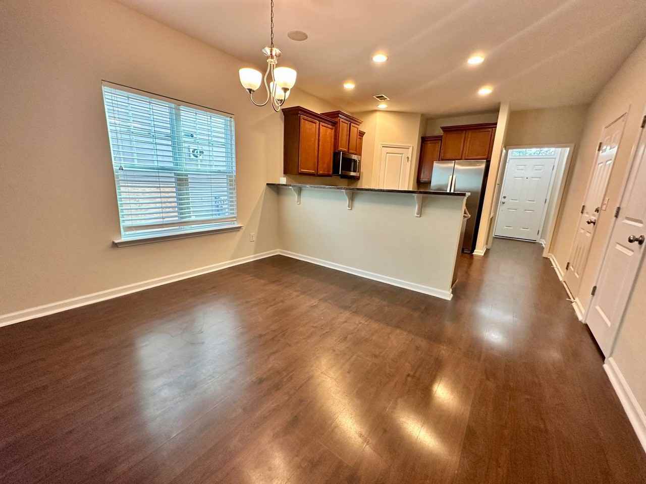 840 Parnell Ct - Photo 5 of 34