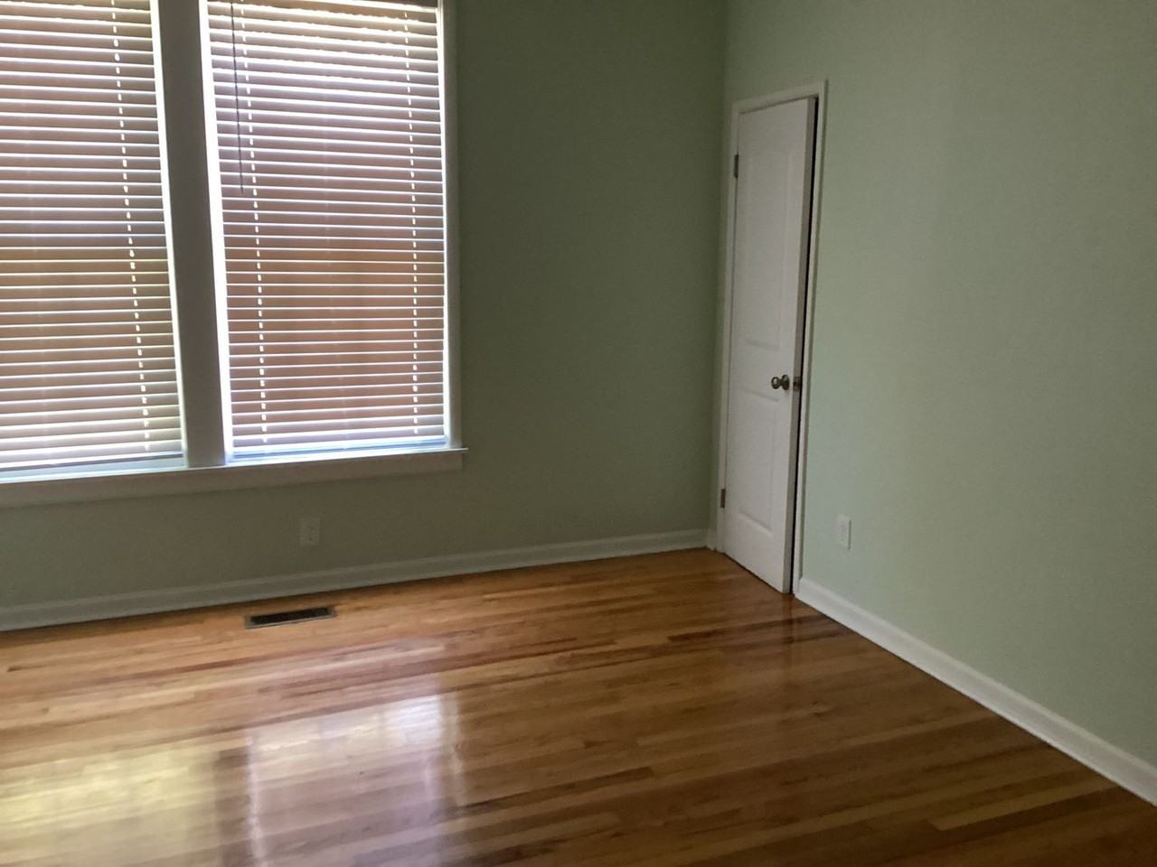 711 Nuckolls St - Photo 5 of 12