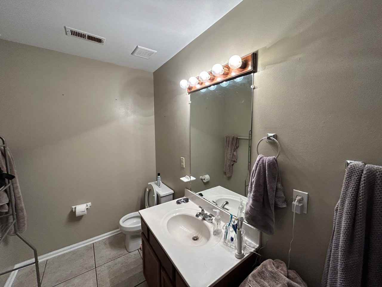 205 Waller Ave #B - Photo 6 of 9