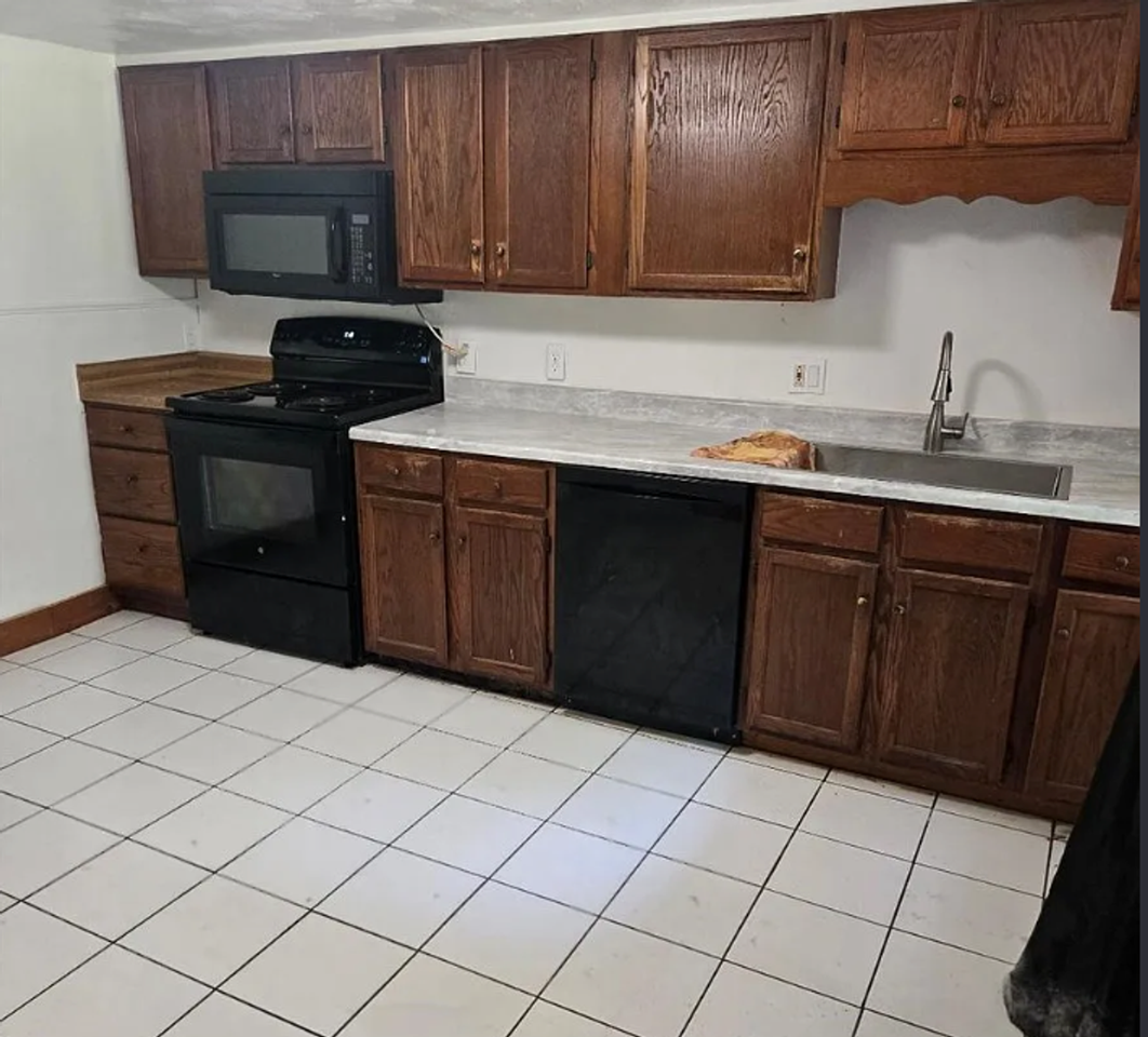 3015 Hartman St - Photo 4 of 9