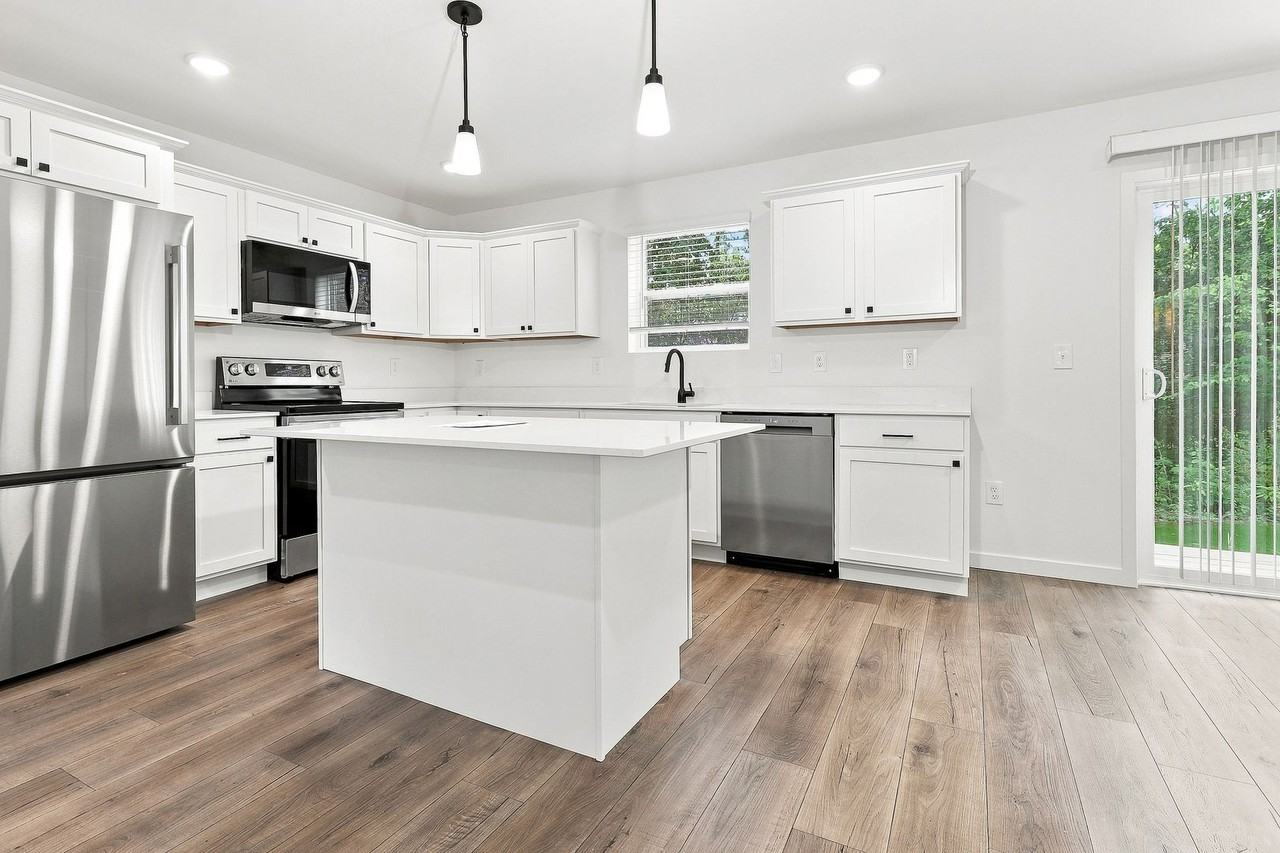 8792 Cowley Ct - Photo 2 of 31