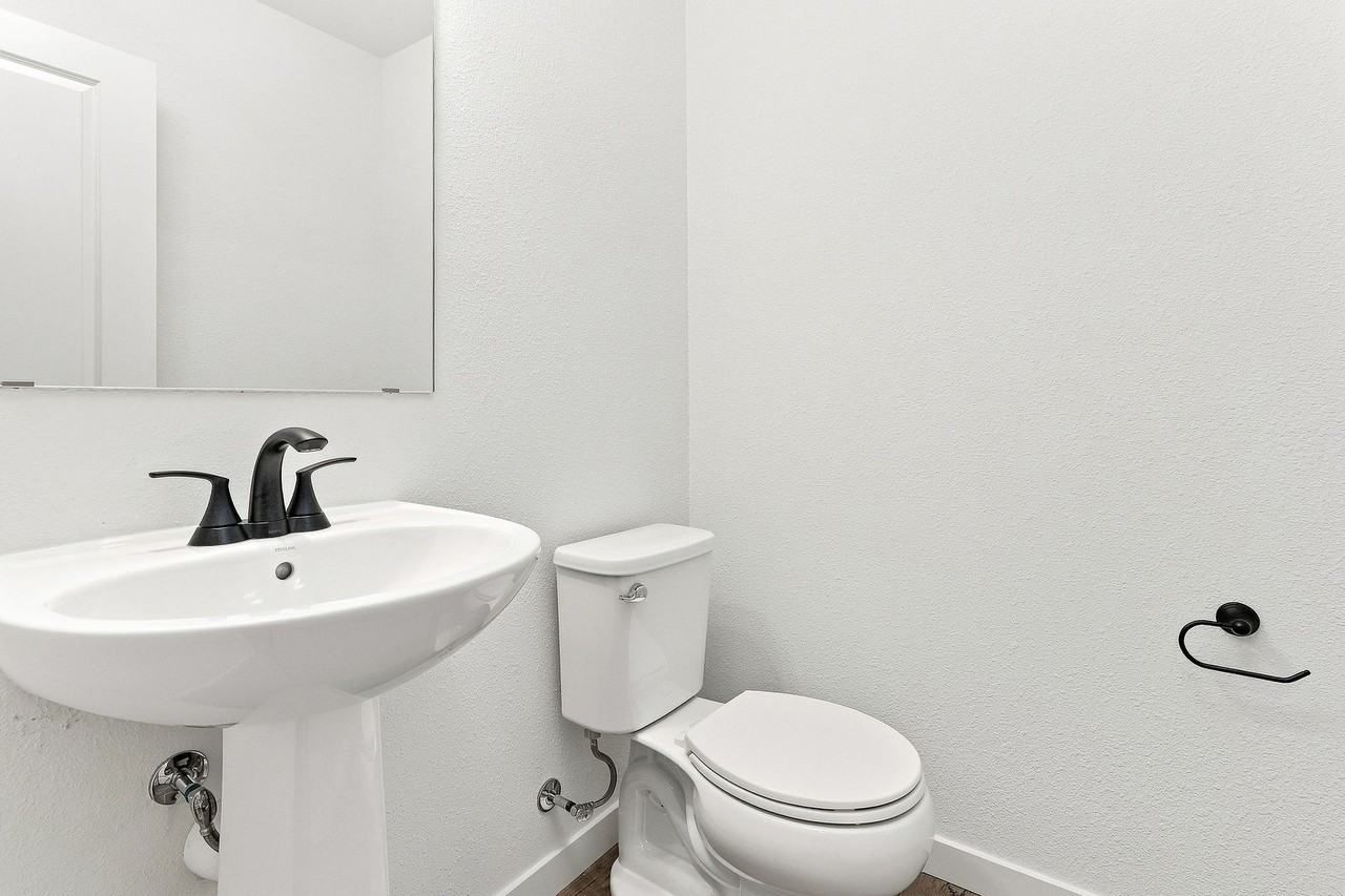 8792 Cowley Ct - Photo 5 of 31