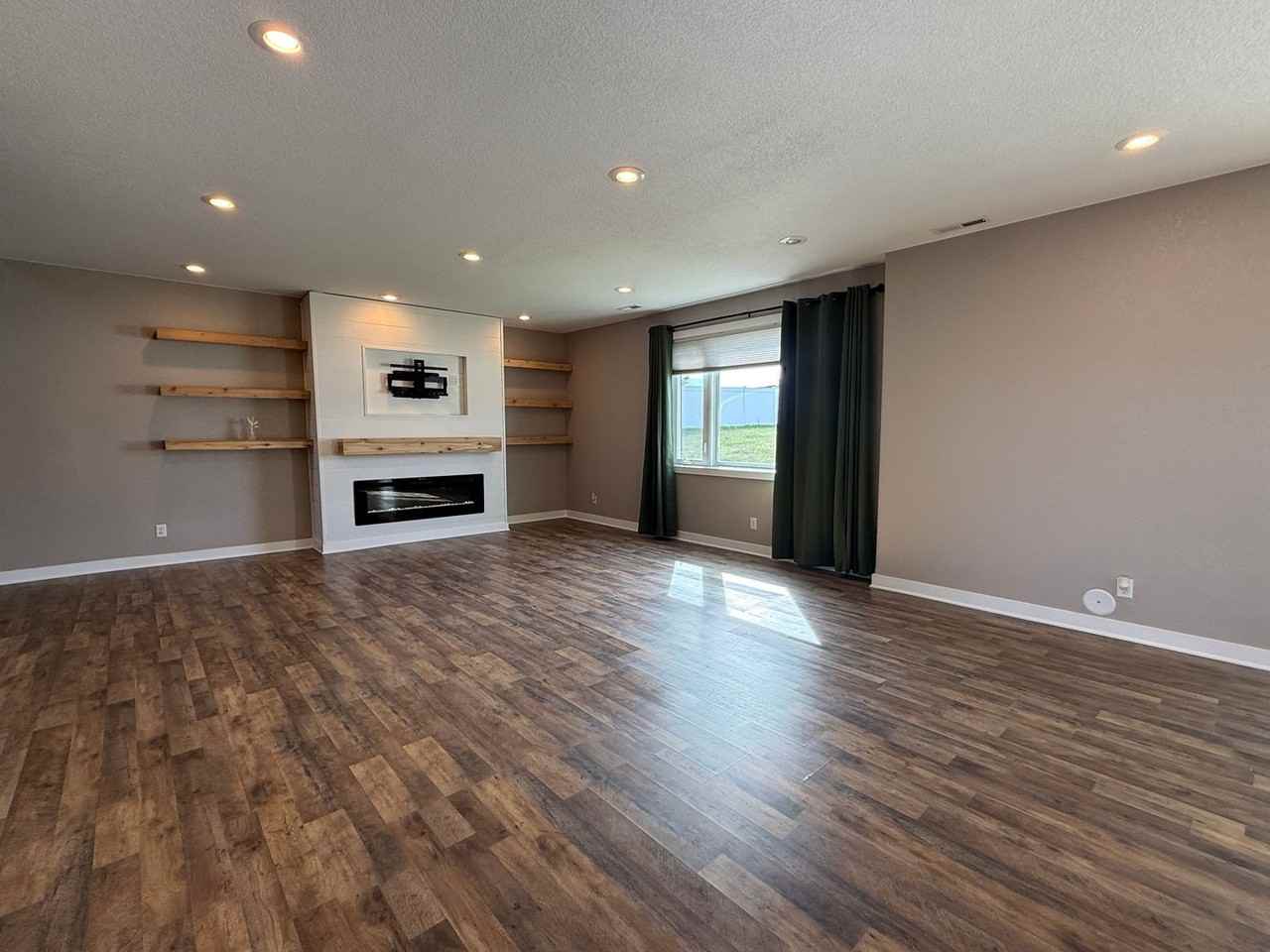 2501 6th Ave Nw - Photo 5 of 26