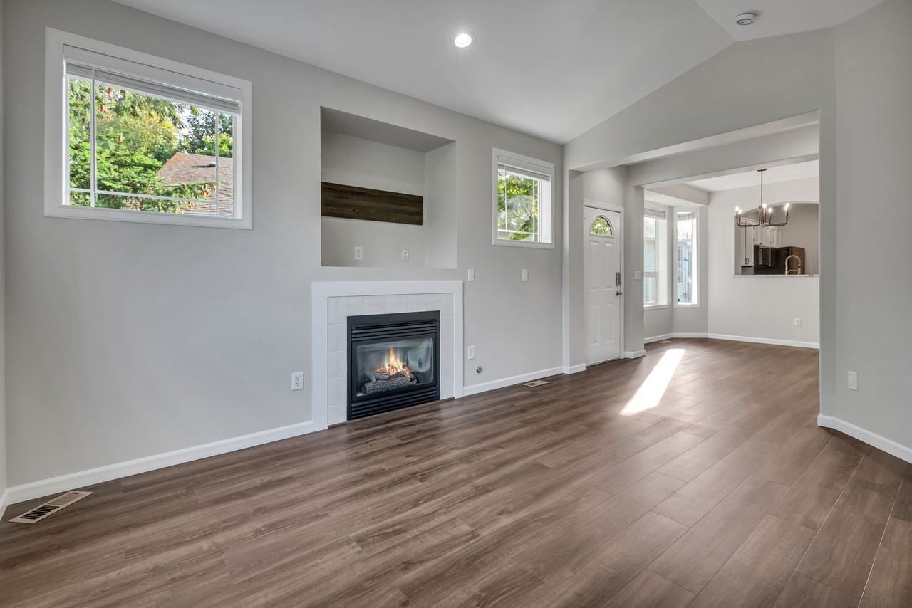 12423 63rd Ave E - Photo 5 of 24