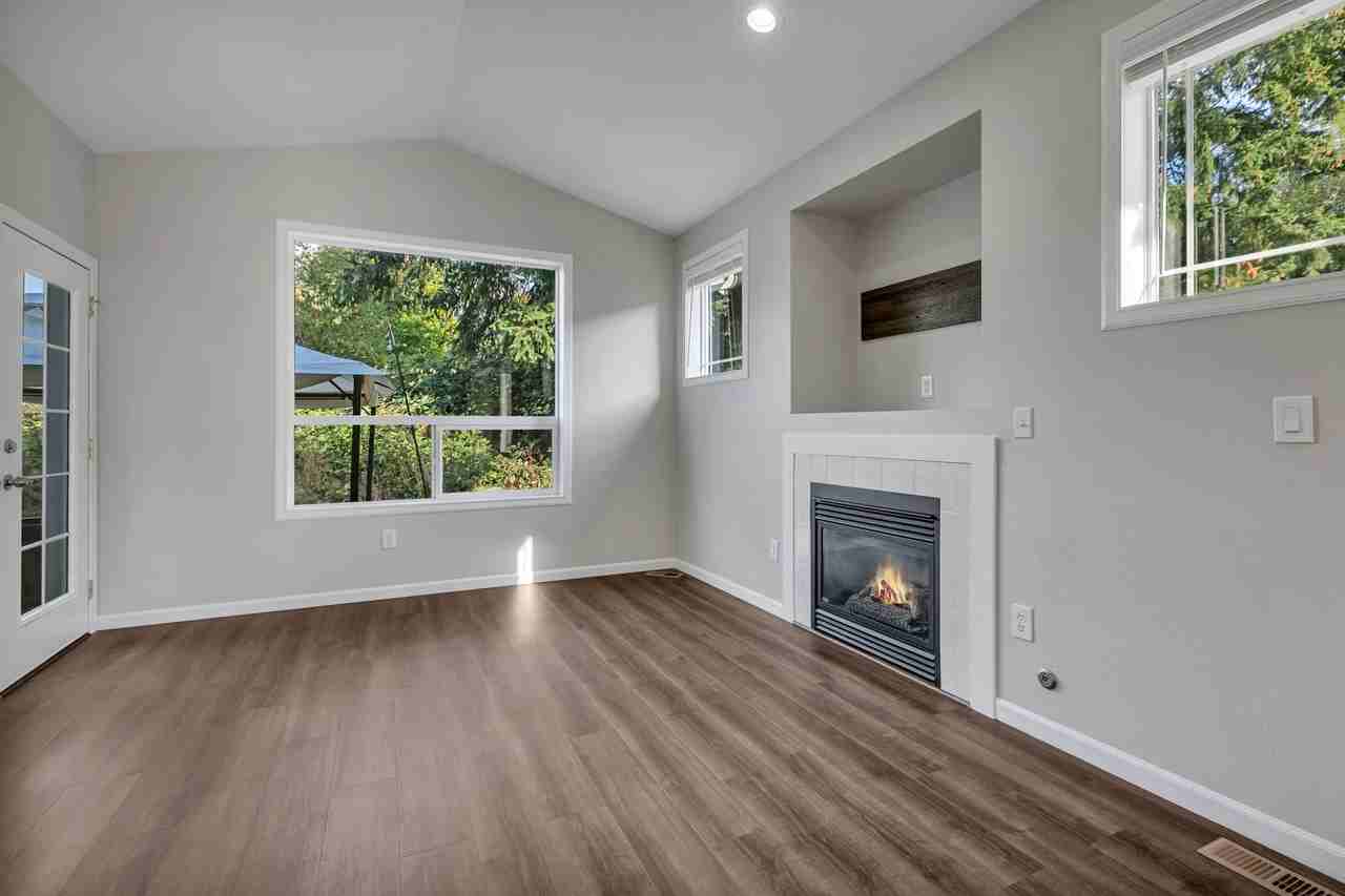 12423 63rd Ave E - Photo 7 of 24