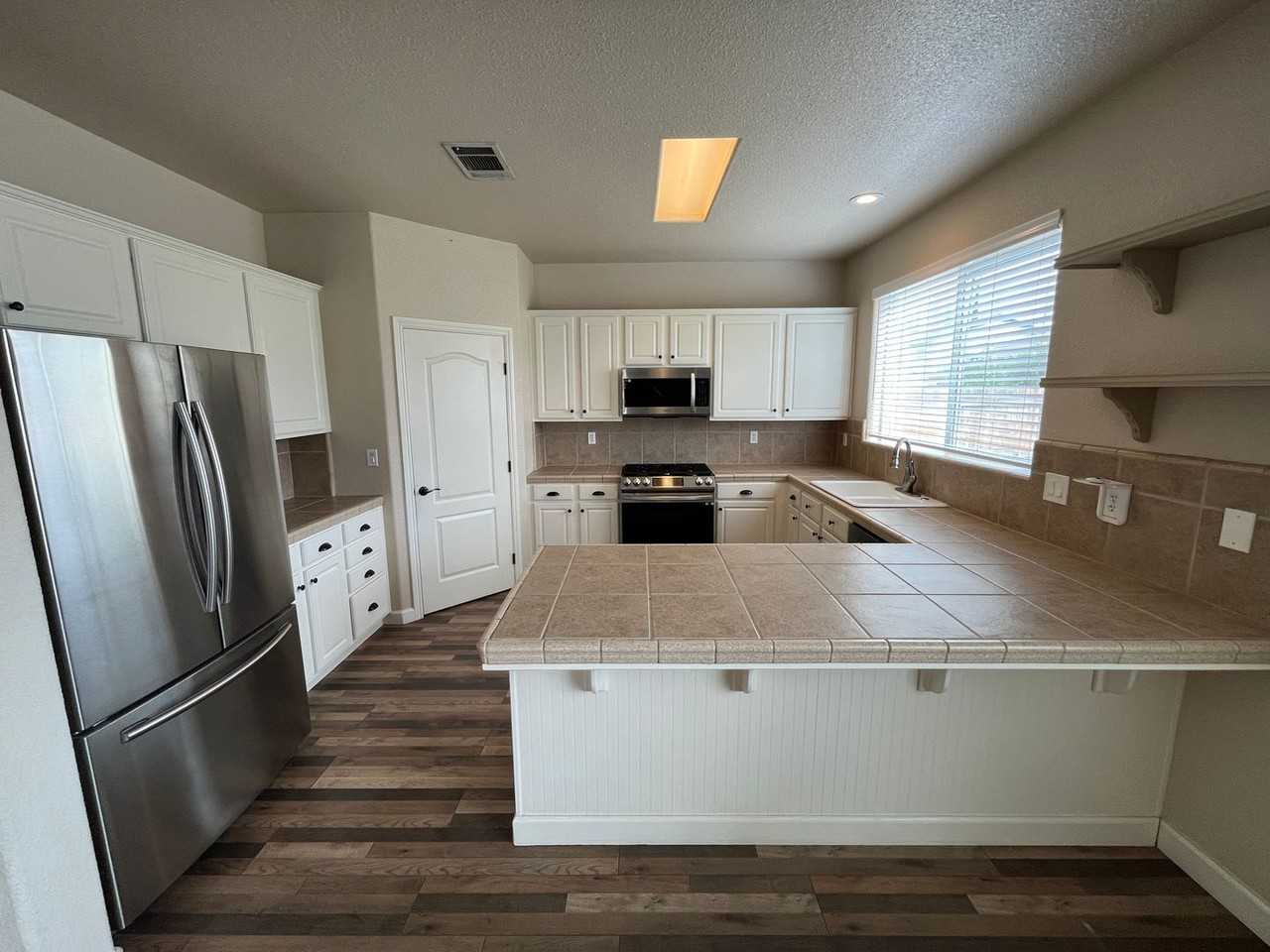 2287 W Wall Ct - Photo 7 of 19