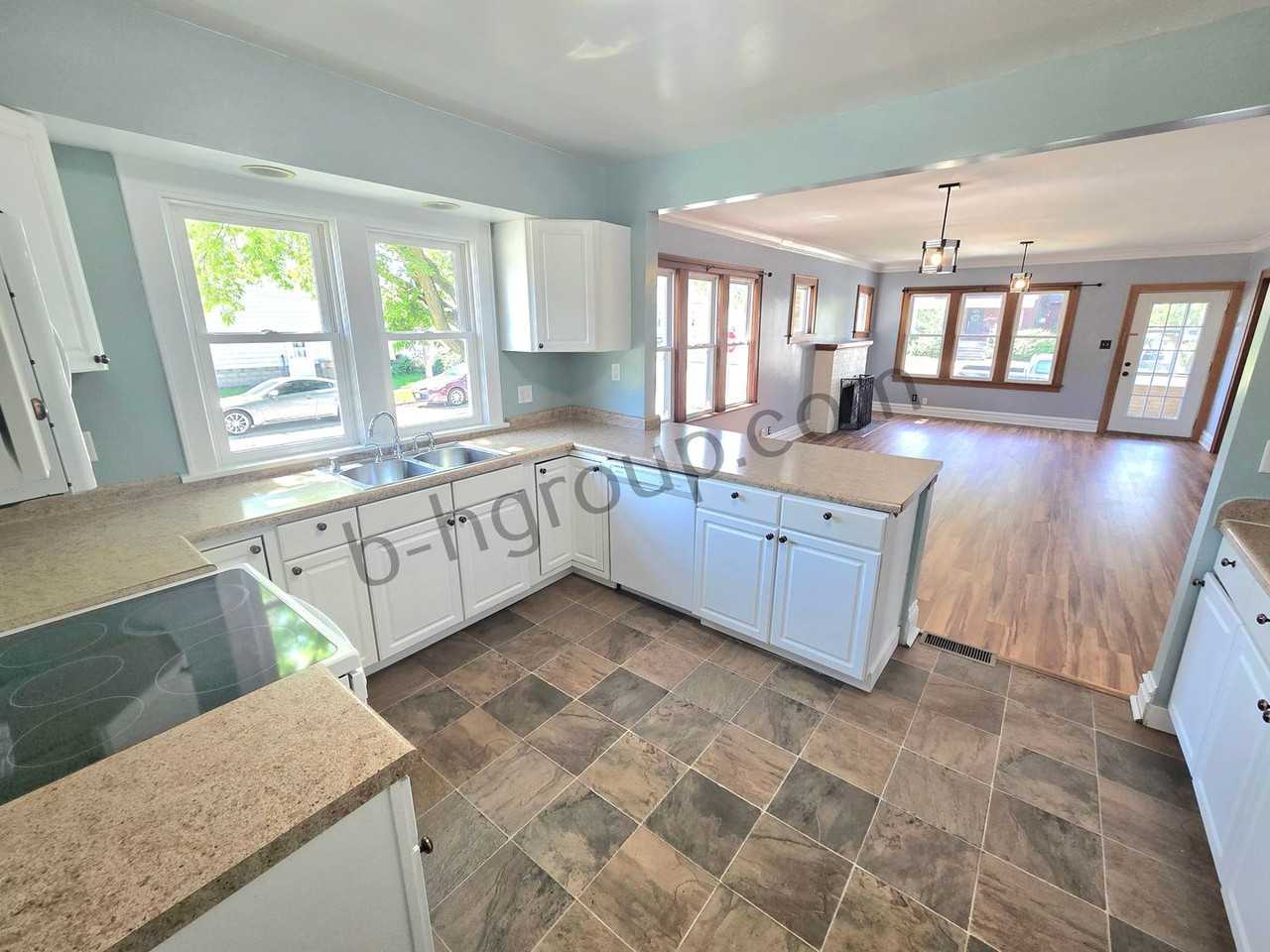 7029 26th Ave - Photo 4 of 35