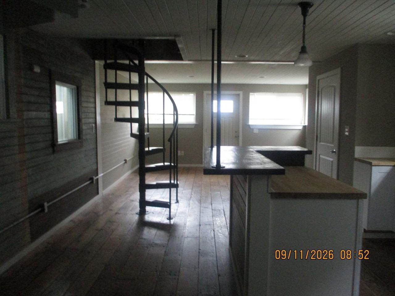 814 W 1st St - Photo 2 of 11