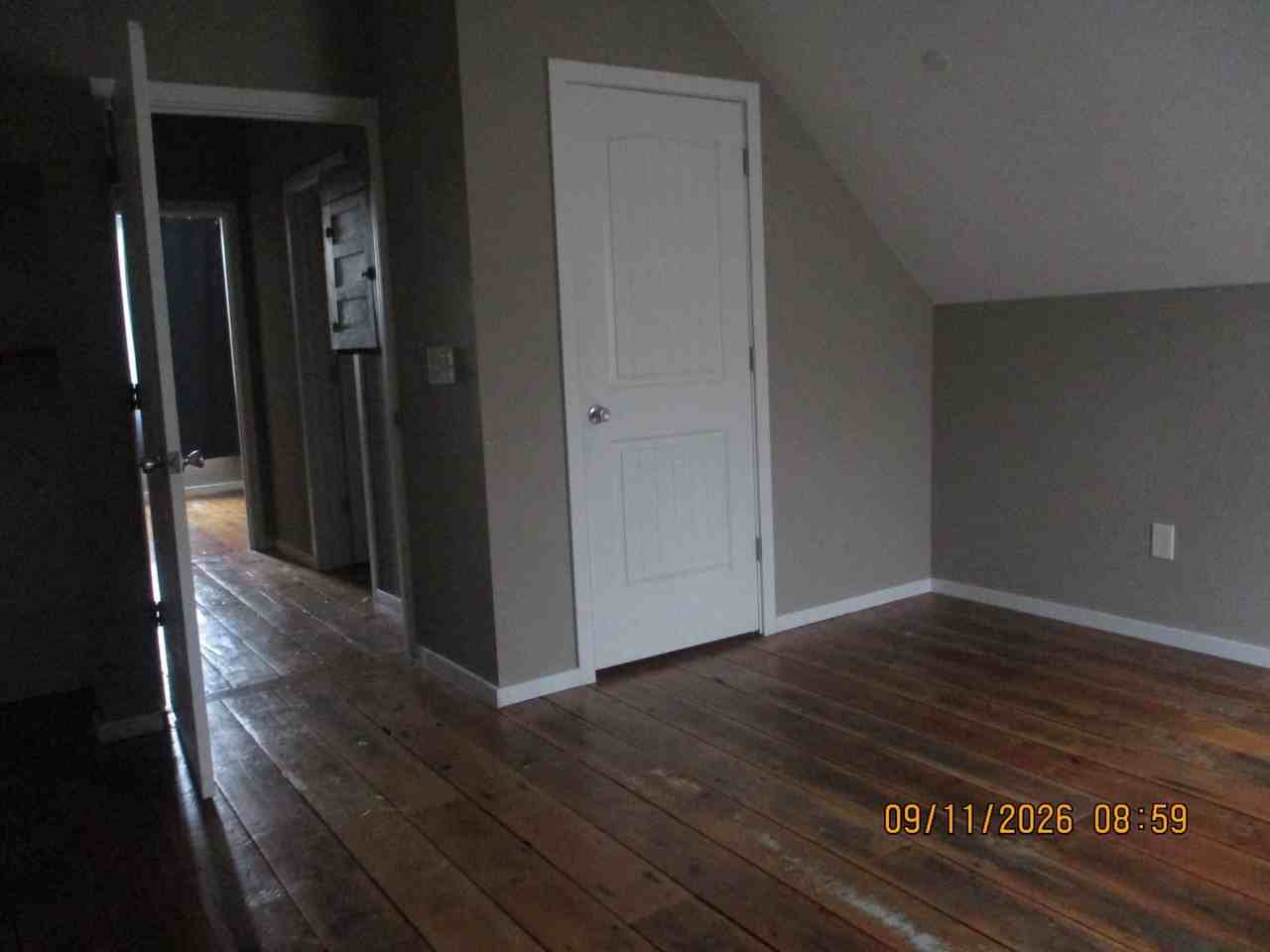 814 W 1st St - Photo 6 of 11