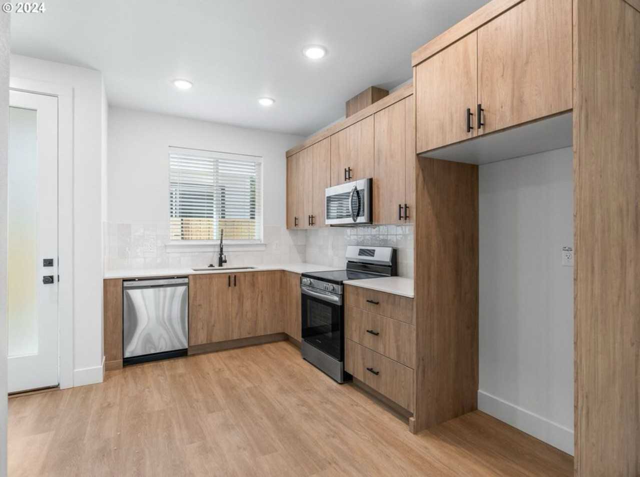 2373 Se 135th Ave #2 - Photo 2 of 17