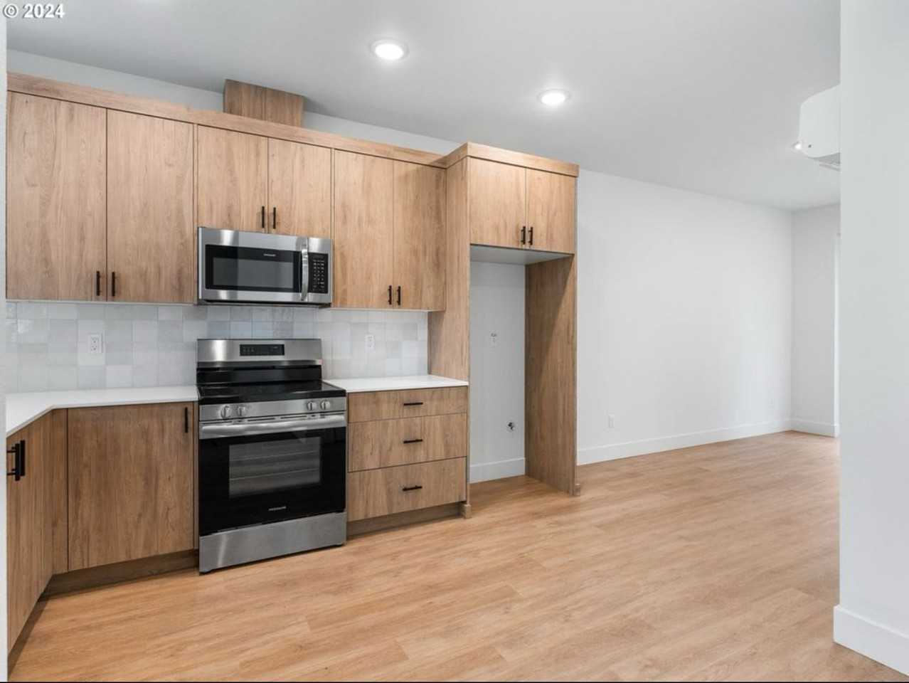 2373 Se 135th Ave #2 - Photo 3 of 17