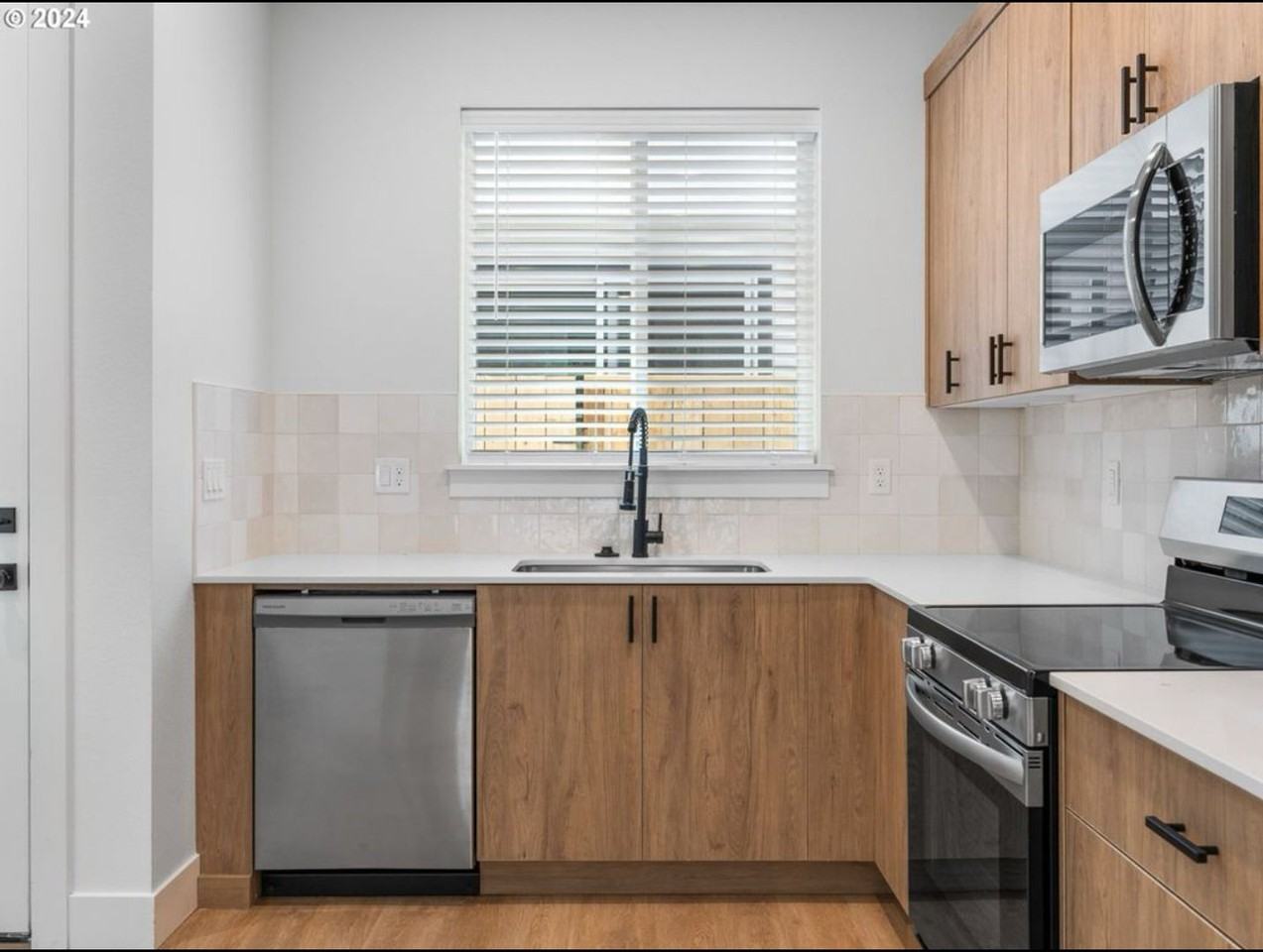 2373 Se 135th Ave #2 - Photo 4 of 17
