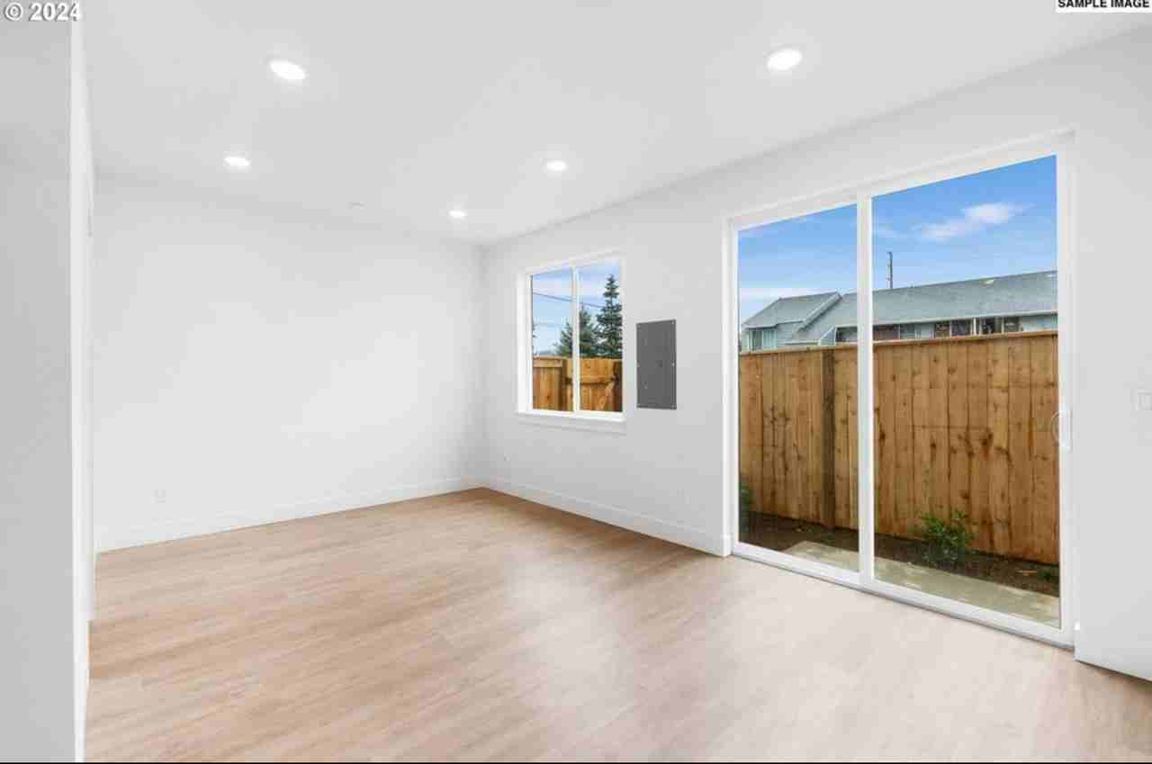 2373 Se 135th Ave #2 - Photo 6 of 17