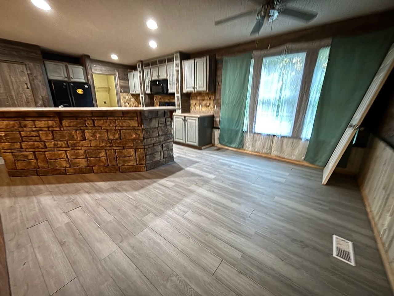 1234 Camp St - Photo 2 of 18