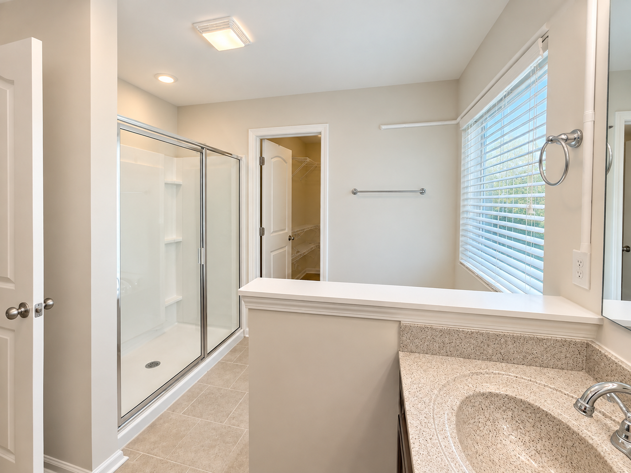 1085 Bitting Hall Cir - Photo 5 of 18