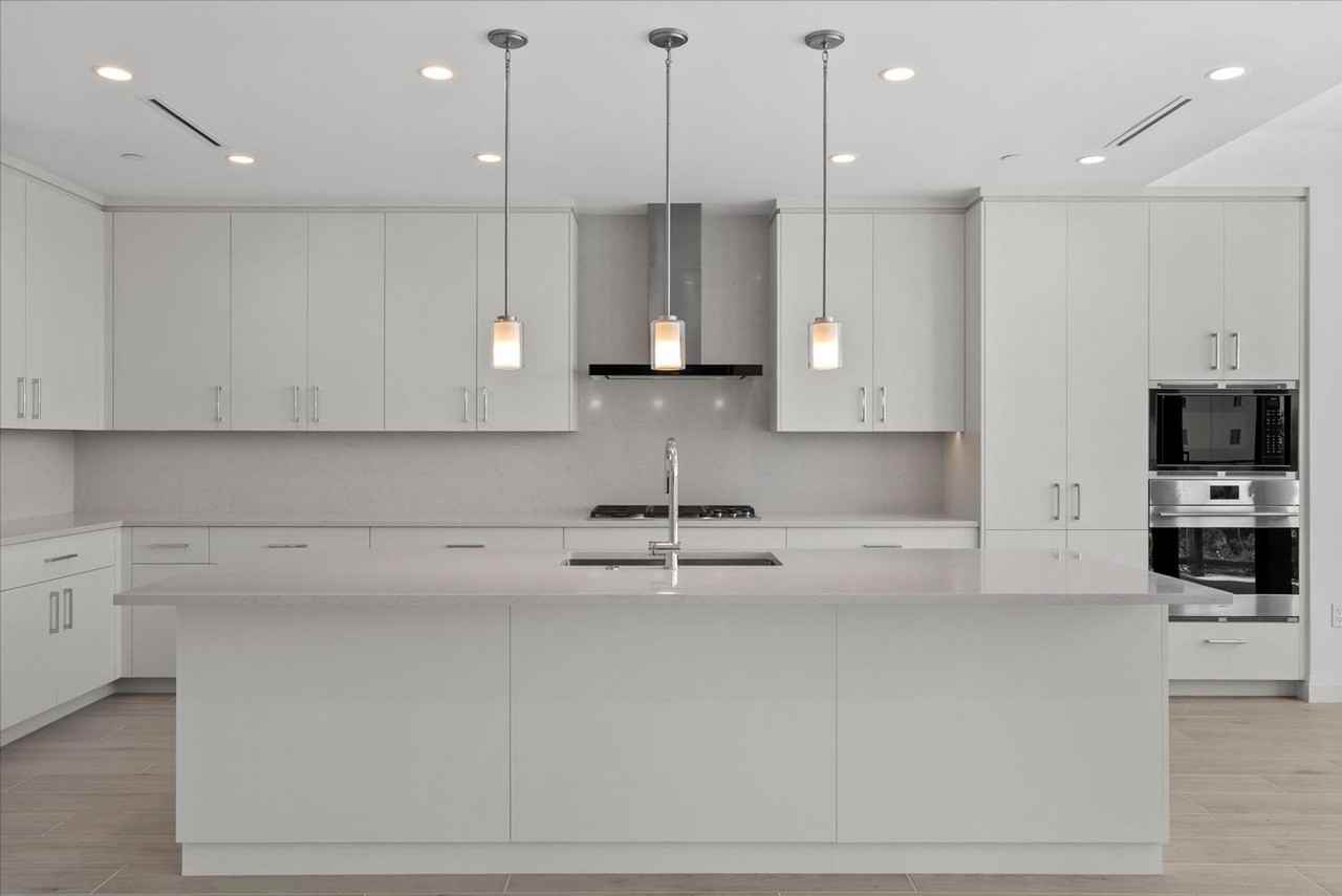 325 Golden Gate Pt - Photo 4 of 50