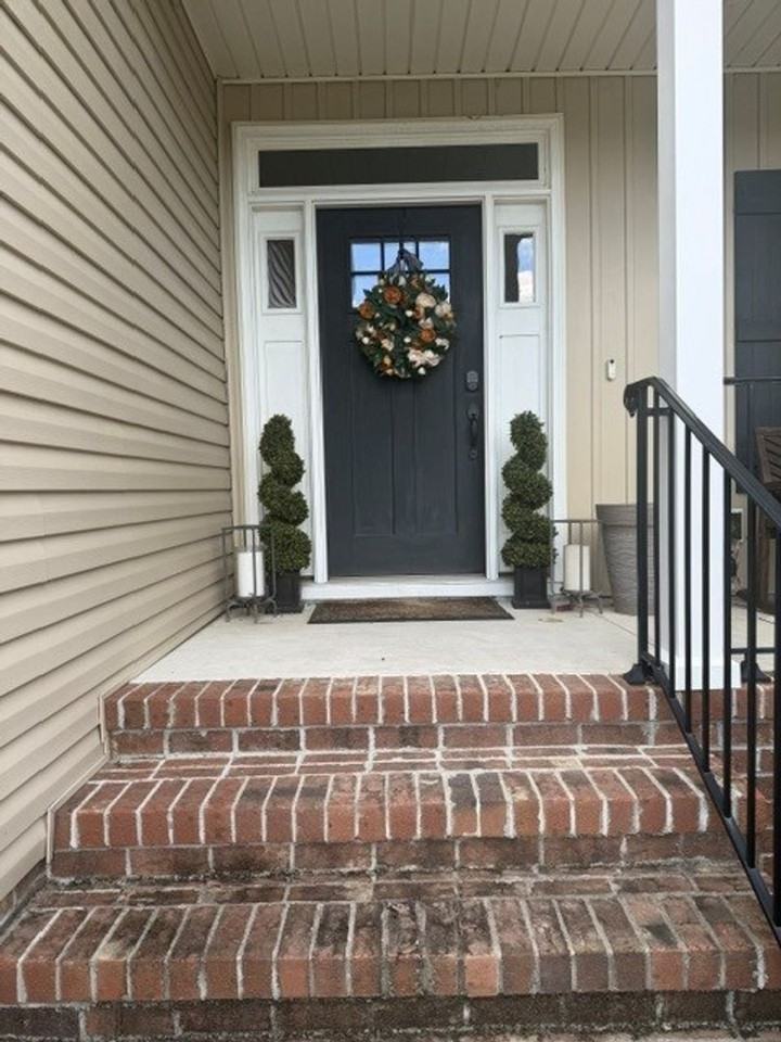 207 Waverly Dr - Photo 3 of 49
