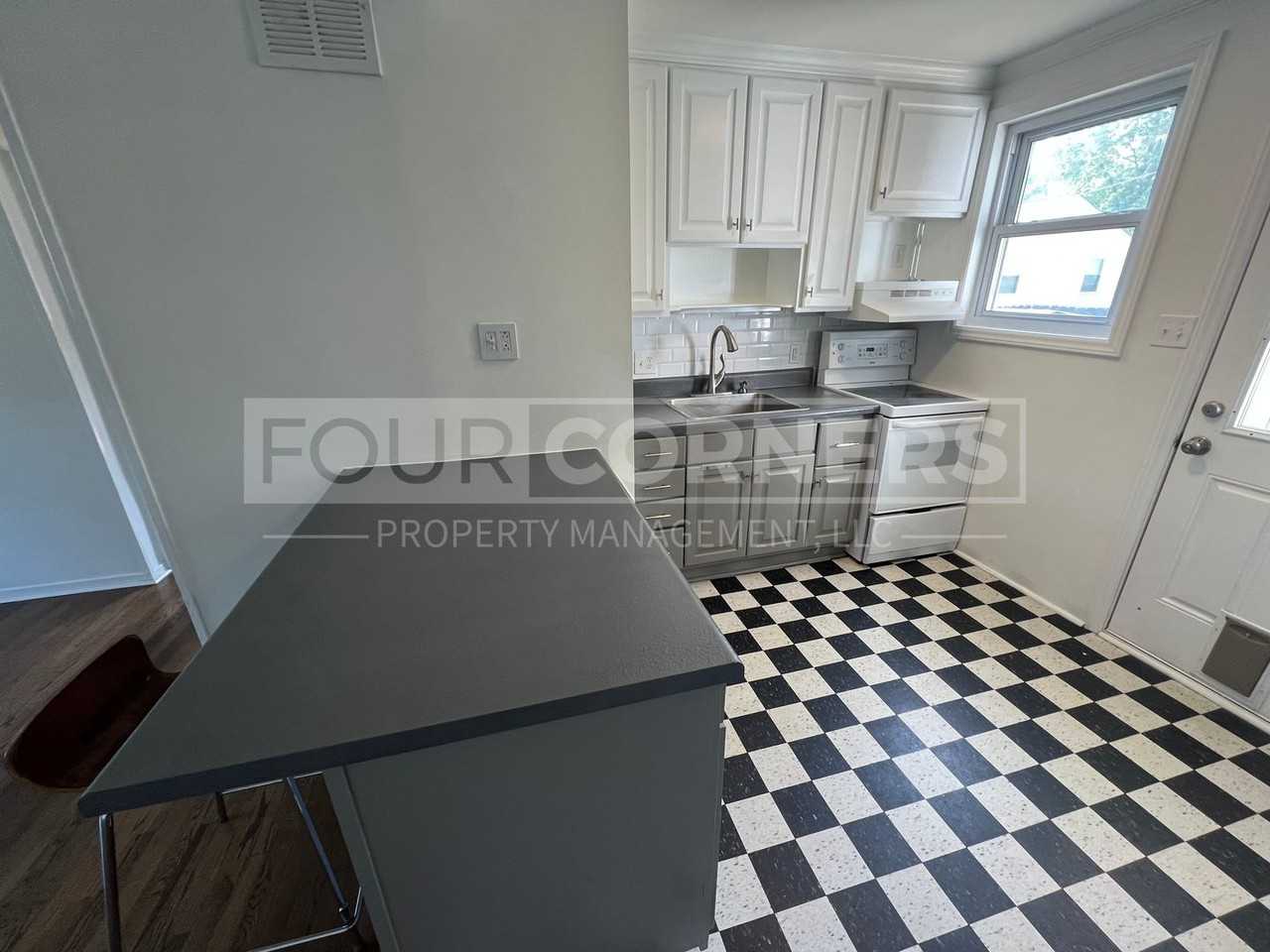 535 Overlook St - Photo 4 of 14