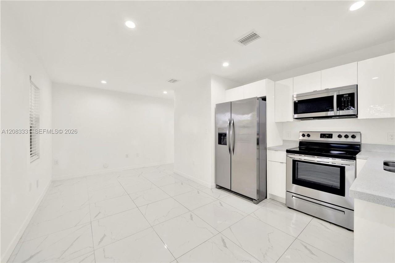 5220 Nw 24th Ave - Photo 2 of 14