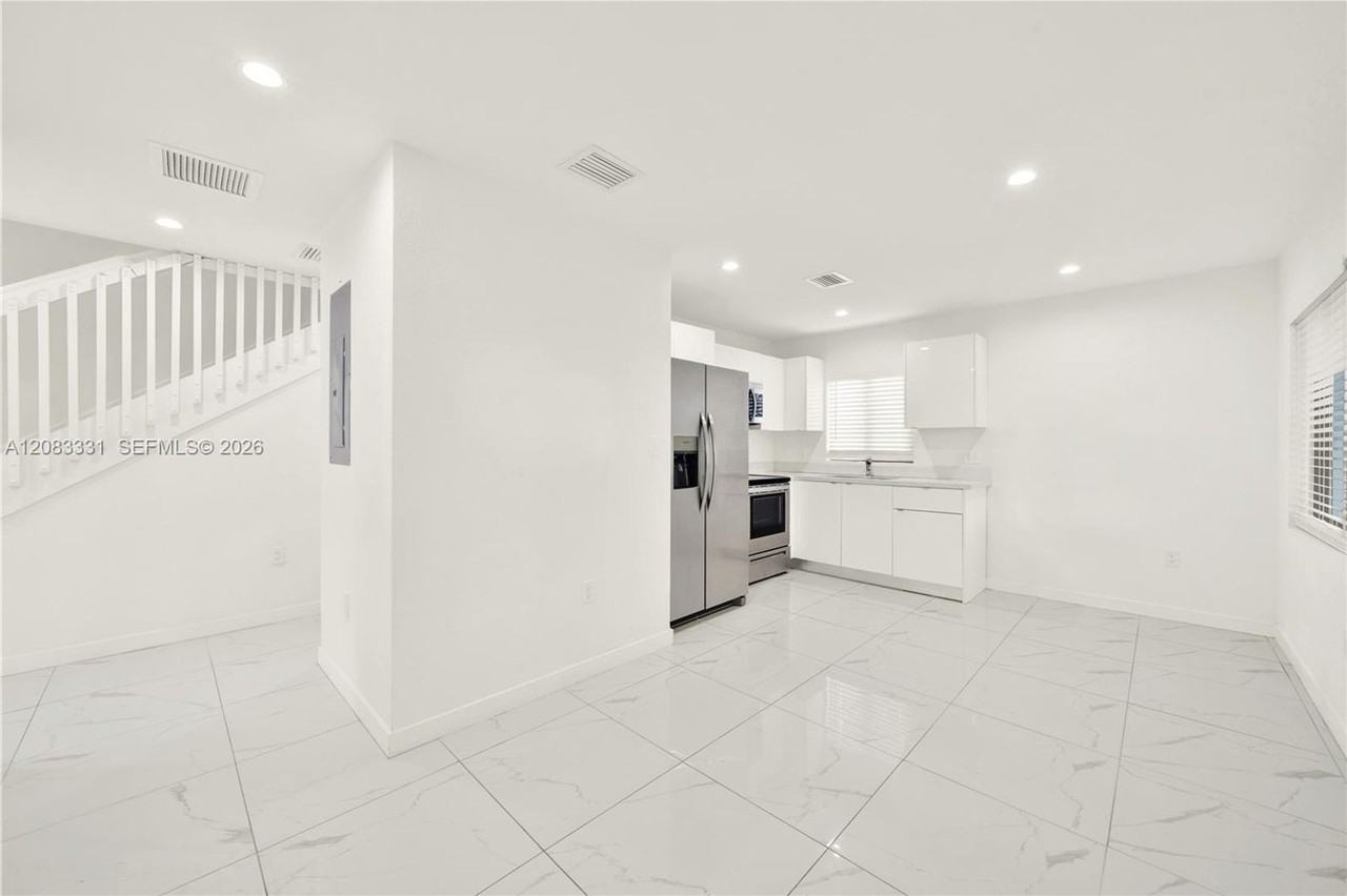 5220 Nw 24th Ave - Photo 3 of 14