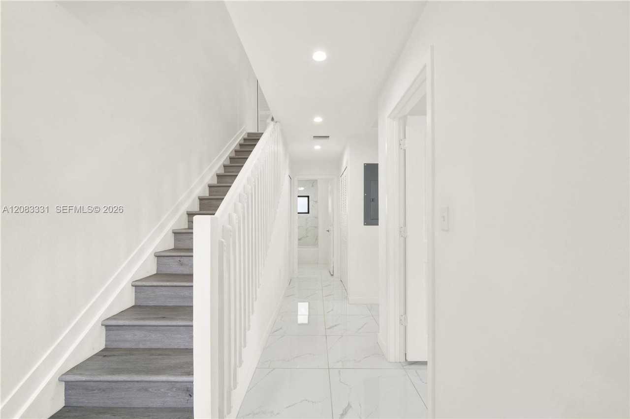 5220 Nw 24th Ave - Photo 5 of 14