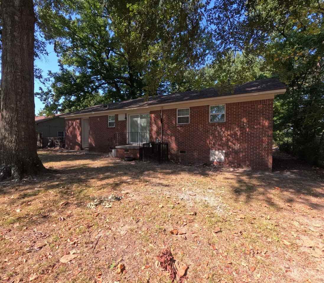 3150 Parham St - Photo 2 of 25