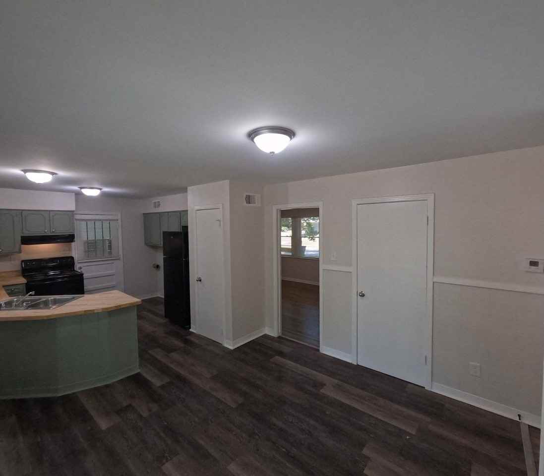 3150 Parham St - Photo 7 of 25