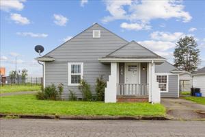 featured image of 704 16th Ave Sw