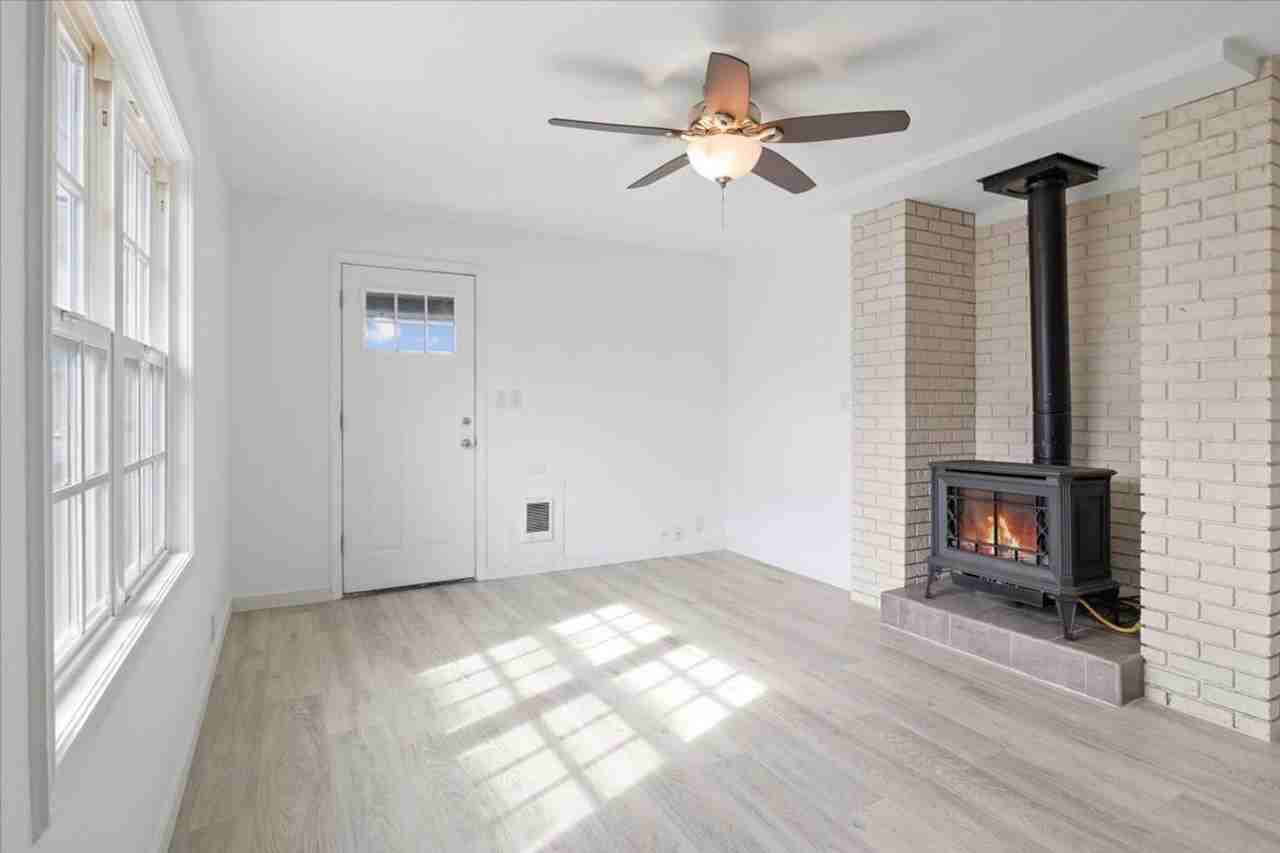 704 16th Ave Sw - Photo 6 of 35