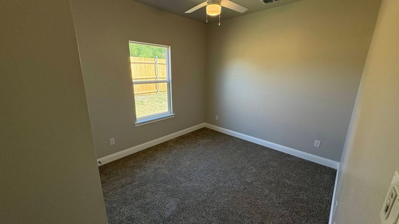 3201 Bourland St - Photo 6 of 16