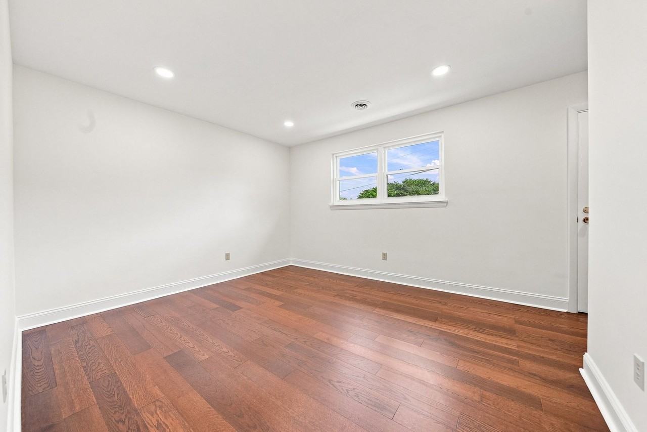4029 6th Street Dr Nw - Photo 6 of 23