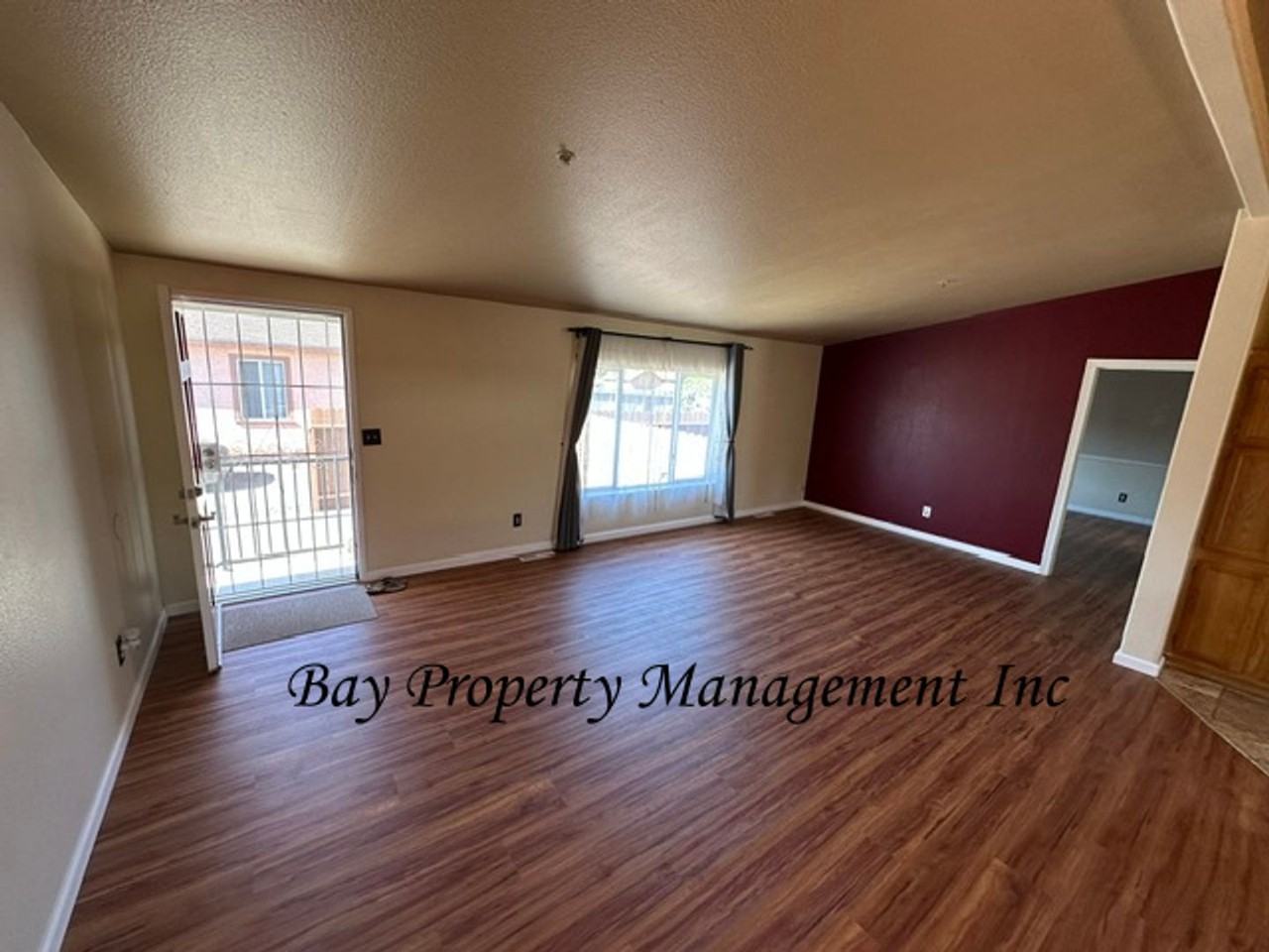 11481 Preston St - Photo 3 of 14