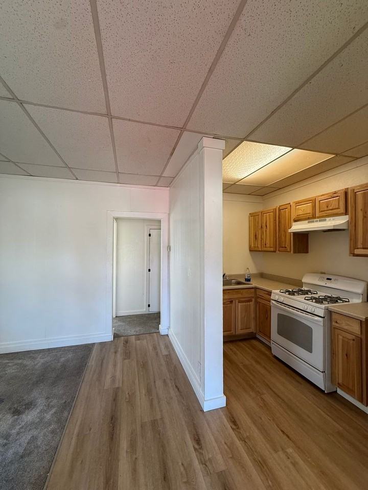 6 6 & 8 Kenwood Ave - Photo 3 of 4