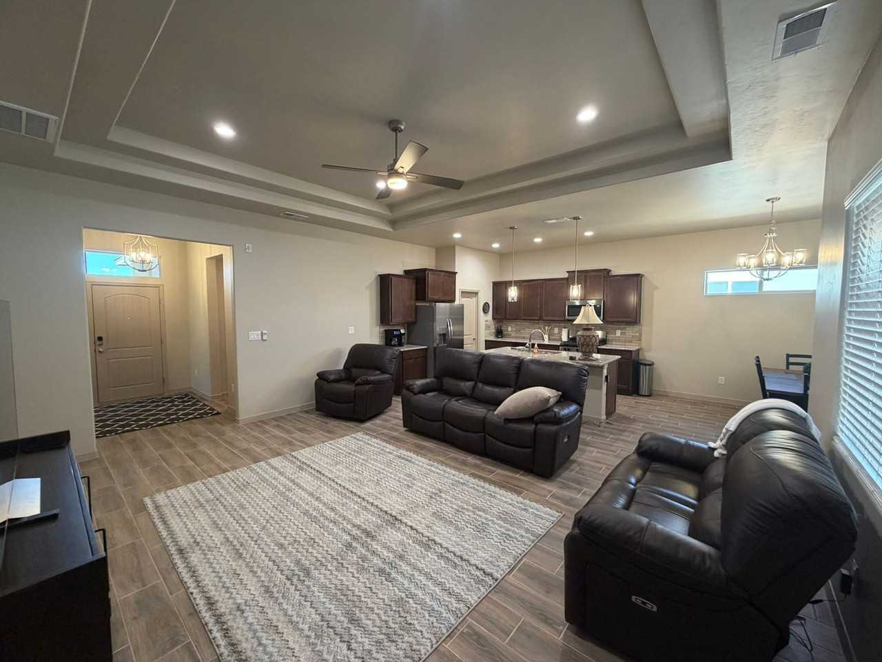 3720 Honeysuckle Dr - Photo 3 of 23