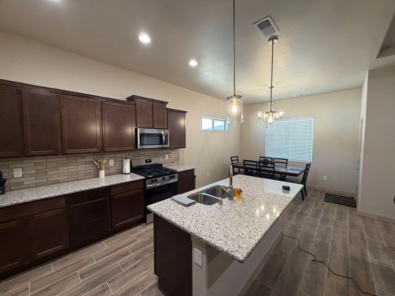 3720 Honeysuckle Dr - Photo 5 of 23