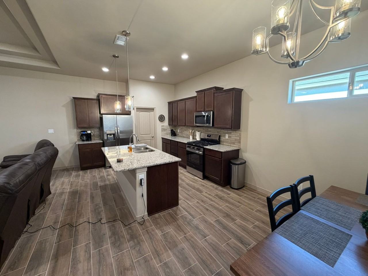 3720 Honeysuckle Dr - Photo 6 of 23